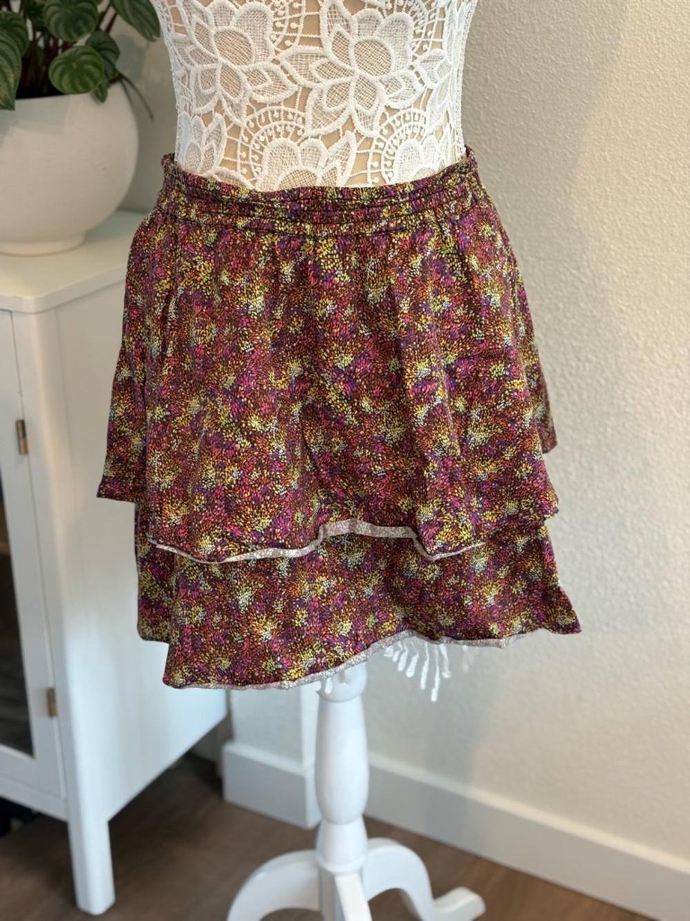Vanessa Seward Floral Tiered Ruffle Mini Skirt- size 8/10